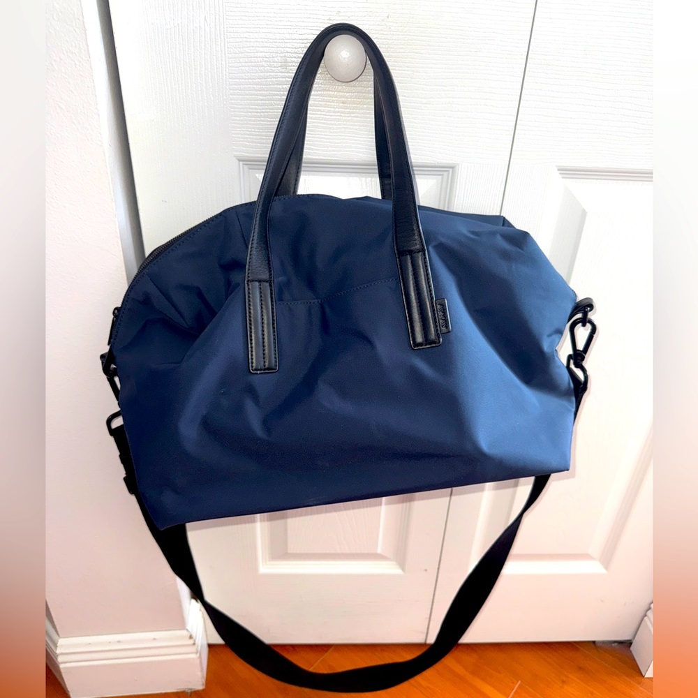 AWAY Luggage Everything Bag in Navy